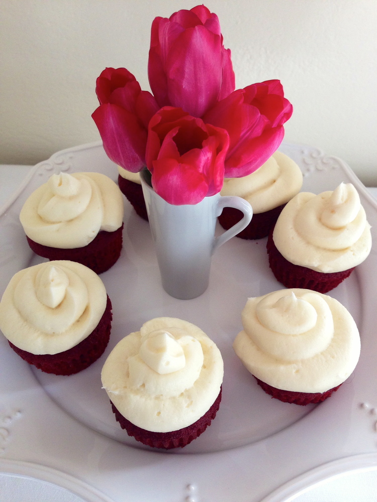 valentine-red-velvet-cupcakes-2